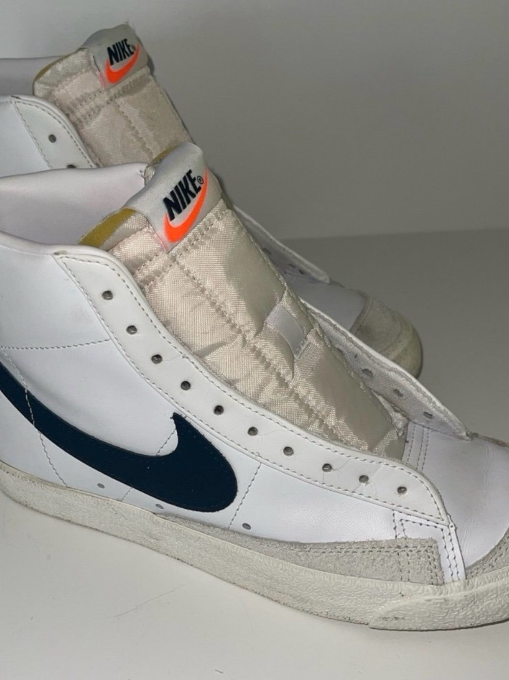 Nike Women's Blazer Mid 77 Shoes (8)